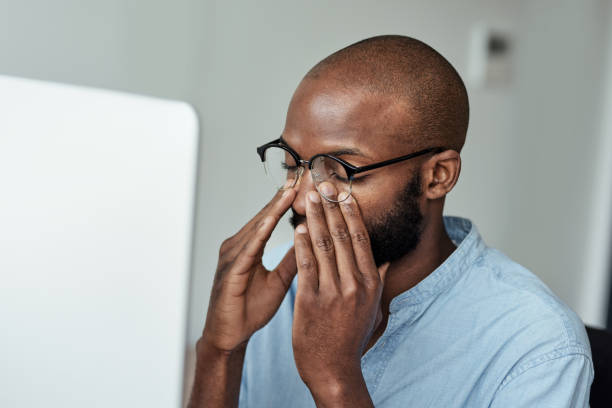 Learn how to reduce eye strain from screen time in 2025 with practical tips like the 20-20-20 rule, blue light glasses, and eye-healthy foods.