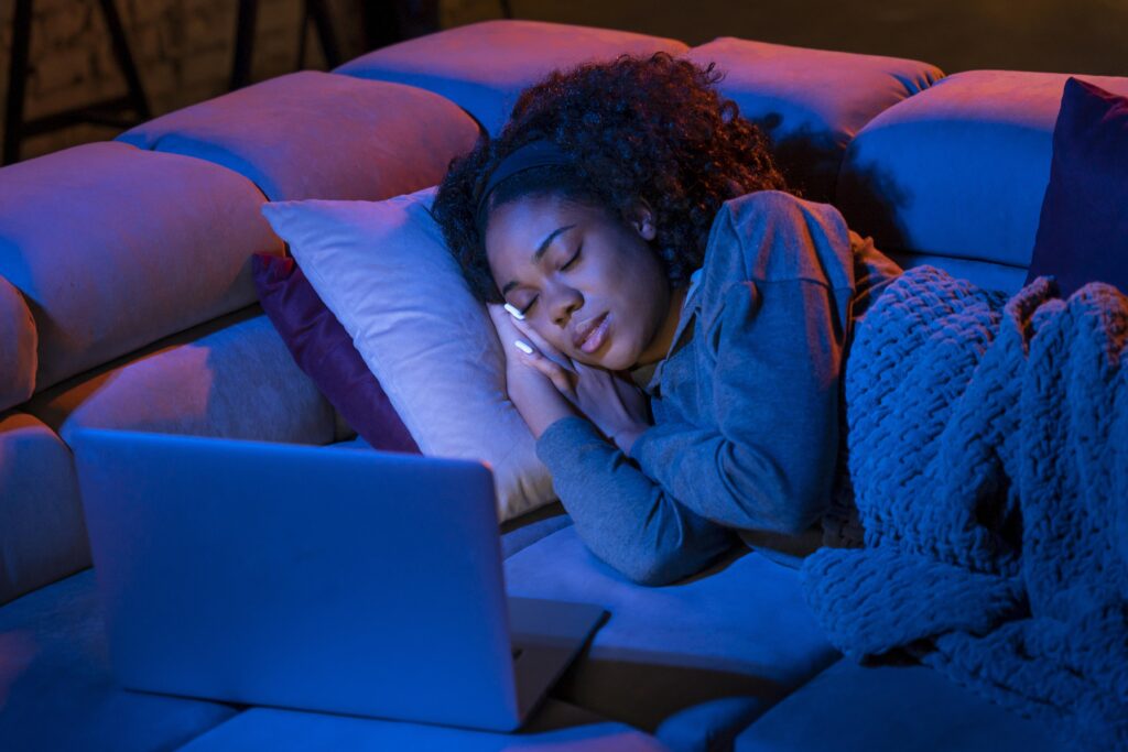 Blue light exposure from screens can disrupt your sleep by delaying melatonin production and reducing sleep quality. Learn how to protect your rest with practical tips.